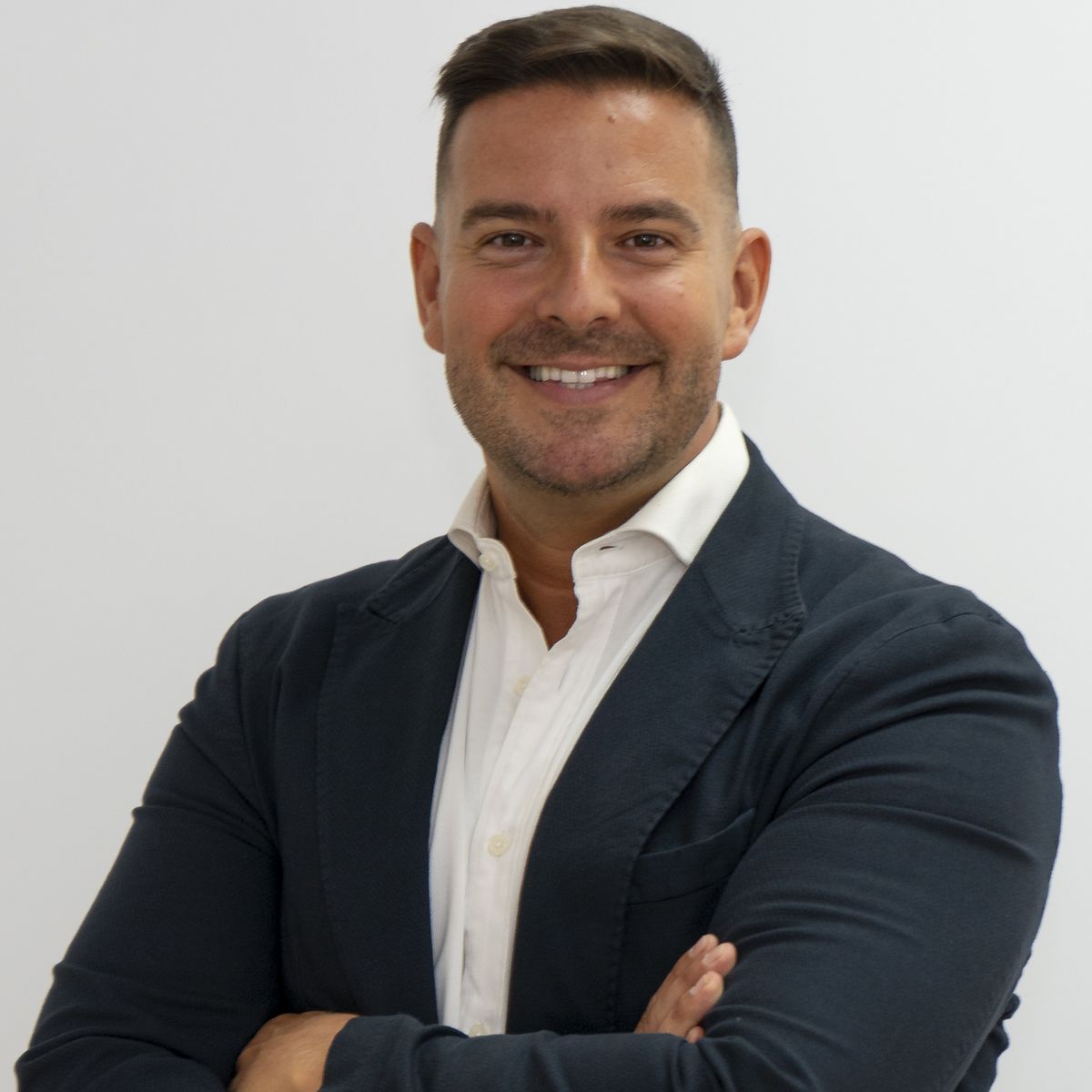 Sergio Aparicio, Asesor de Ventas