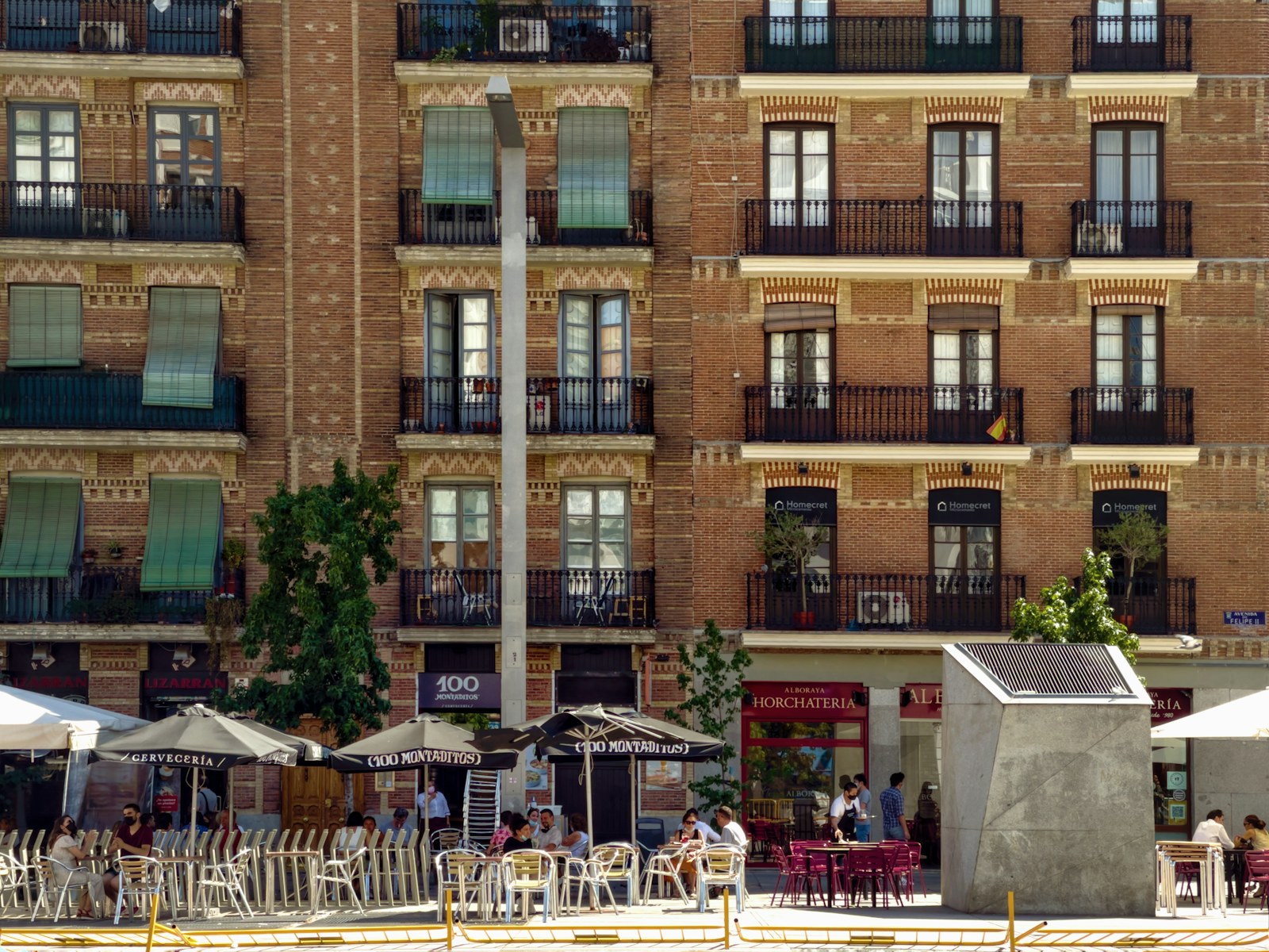 Terraza de un café en el barrio de Salamanca, Madrid