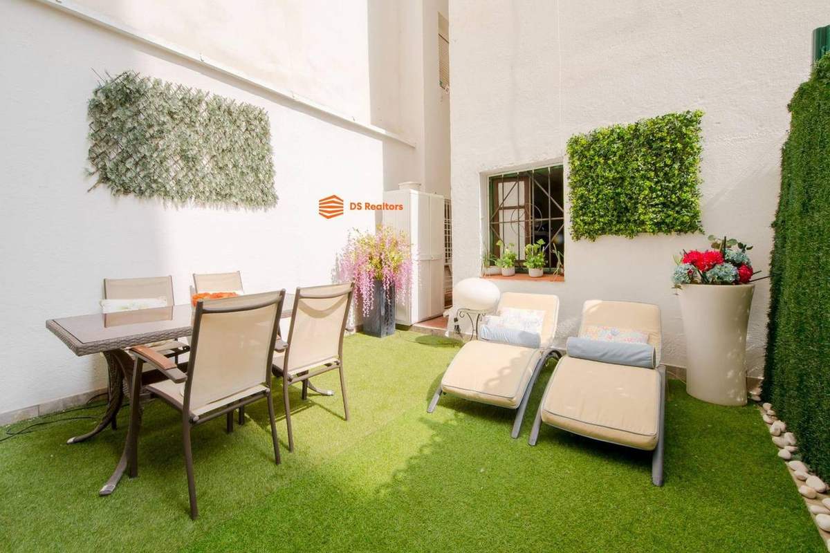 Bajo dúplex con patio privativo en calle Gravina (Chueca-Justicia)