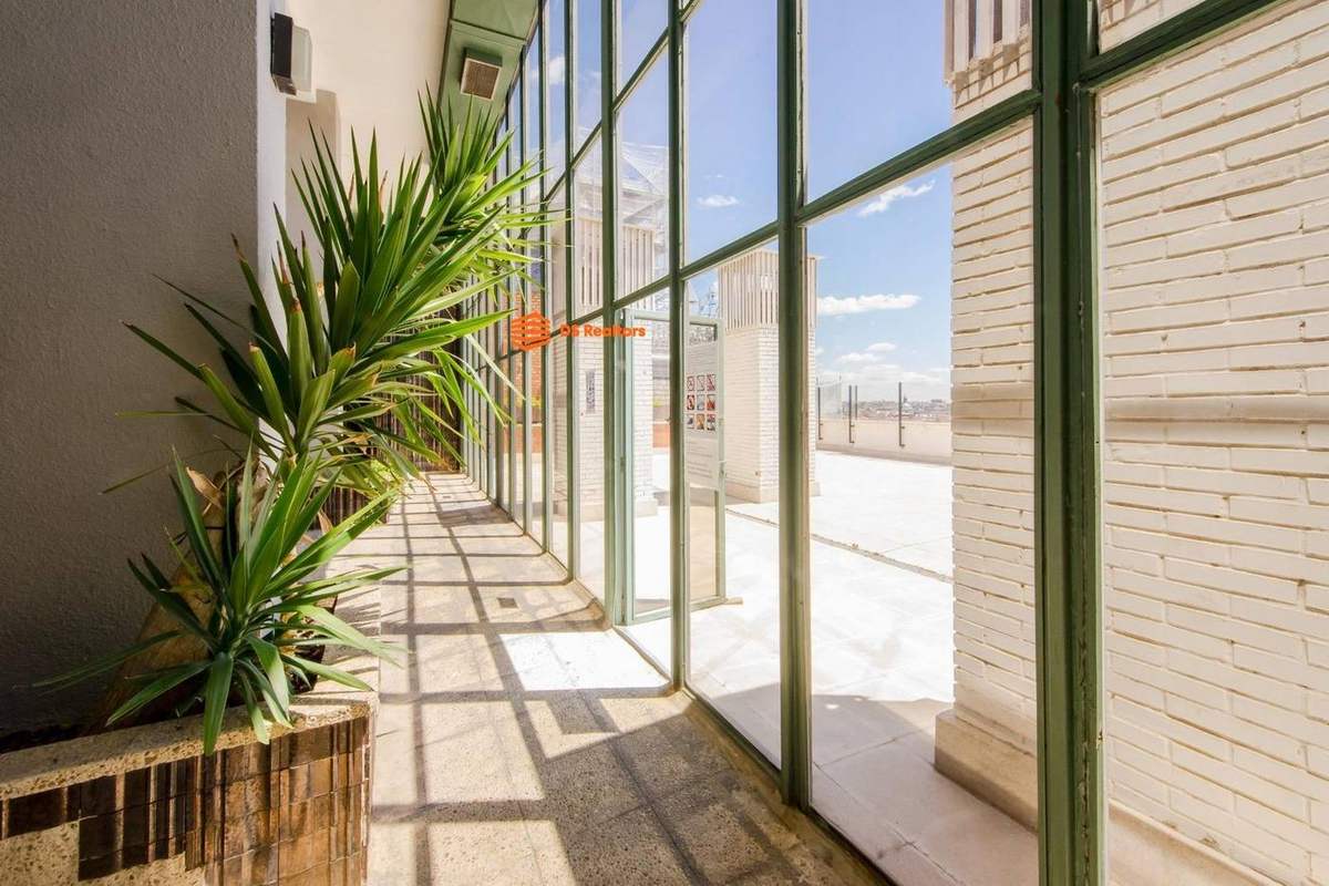 Estudio en Justicia con piscina, gimnasio y sauna (Chueca-Justicia)