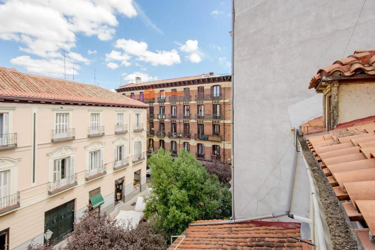 Vivienda reformada a estrenar en calle Pez (Malasaña-Universidad)