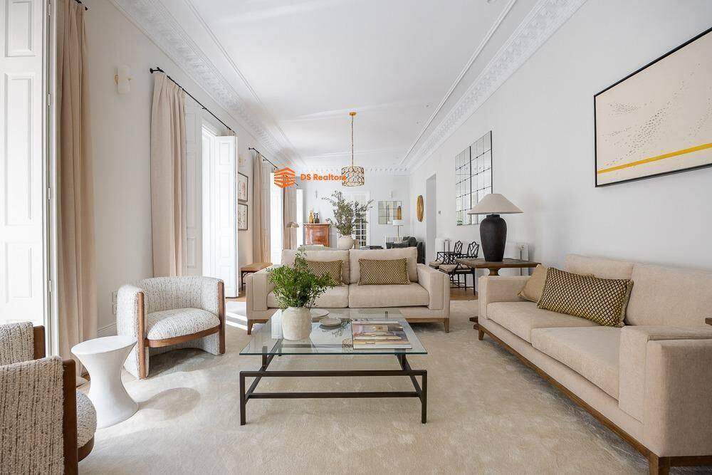 Vivienda de 471 m² en calle Moreto, Jerónimos (Jerónimos)